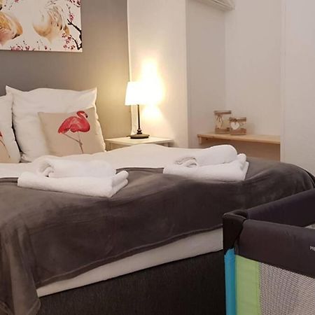 City Apartment Near Shooping Center, 6 Guests Berlim Exterior foto